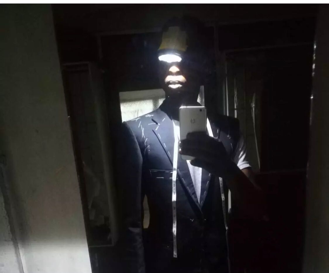 Tunde Adeyemi at work